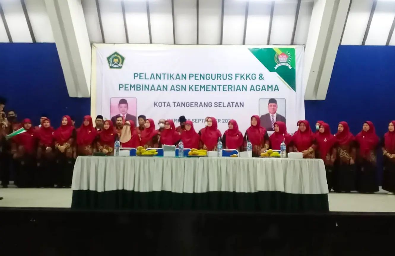 Kepala Kantor Kemenag Tangsel Lantik Pengurus FKKG Periode 2022-2024